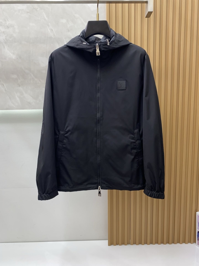 l0vis Vvtt0n outwear